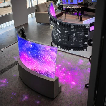 Lionled P1.875 P2 HD  Led Rollable Ring Advertising Screen for Shopping Mall