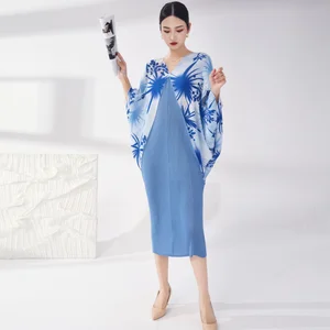 Miyake Pleated Design Dress With Long Batwing Sleeves European American Fashion Elegant Casual Plus Size Women's Dress