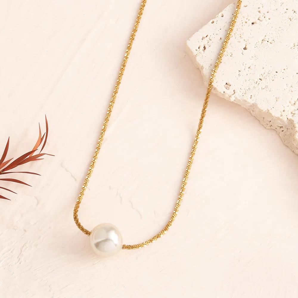 Minimalist Freshwater Pearl Clavicle Necklace