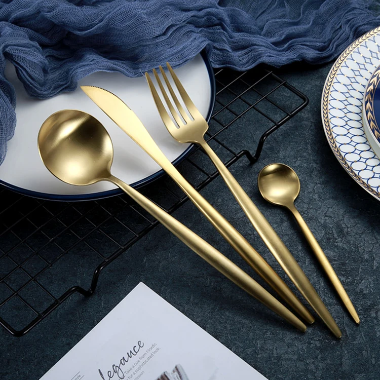 Royal Luxury Fork knife And Spoon Set Stainless Steel Cutlery Flatware Retro Vintage Rose Gold Cutlery Set For Hotel Wedding