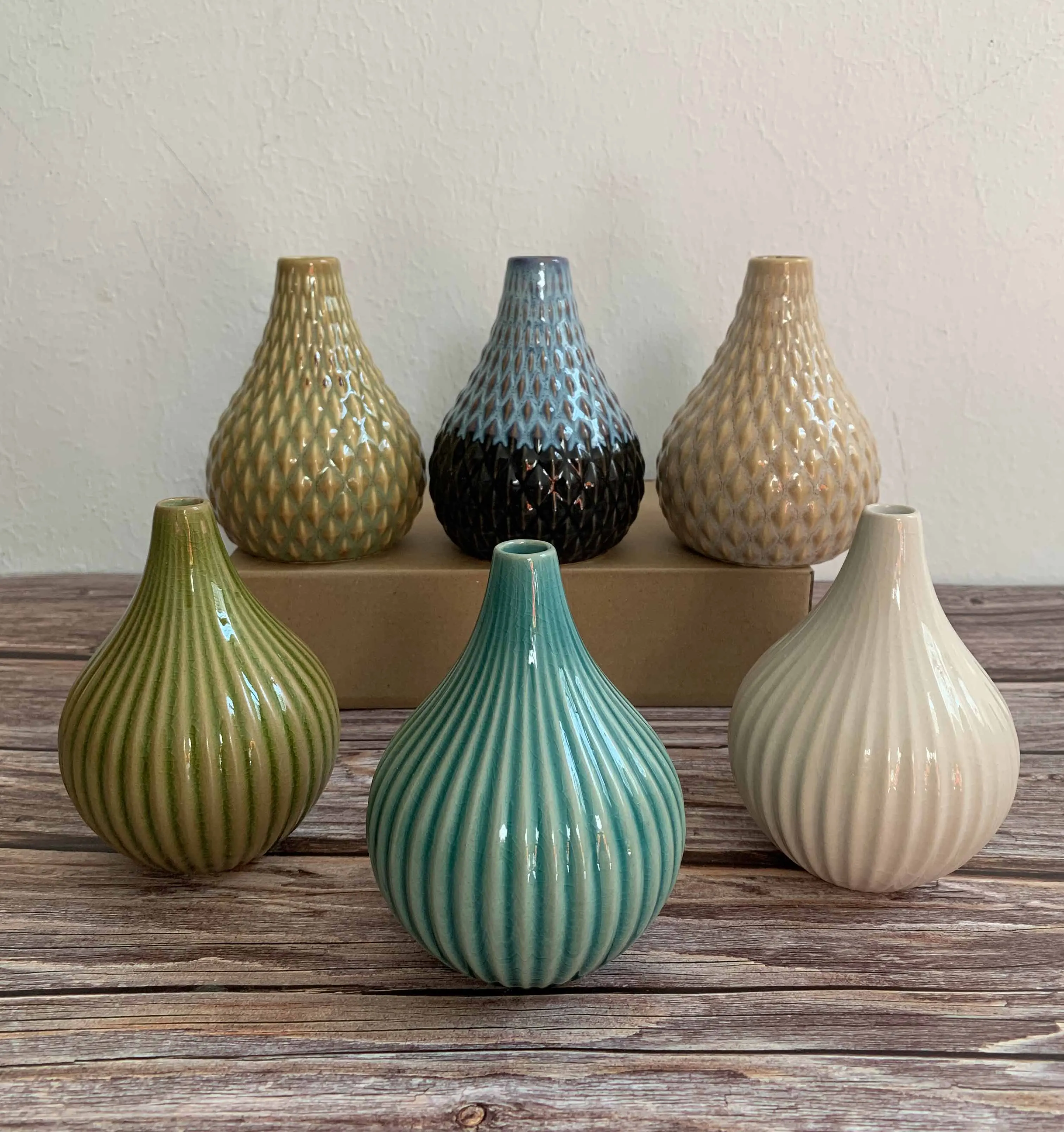 独特的裂纹釉面简约条纹设计复古风格装饰花瓶陶瓷花瓶迷你尺寸花卉