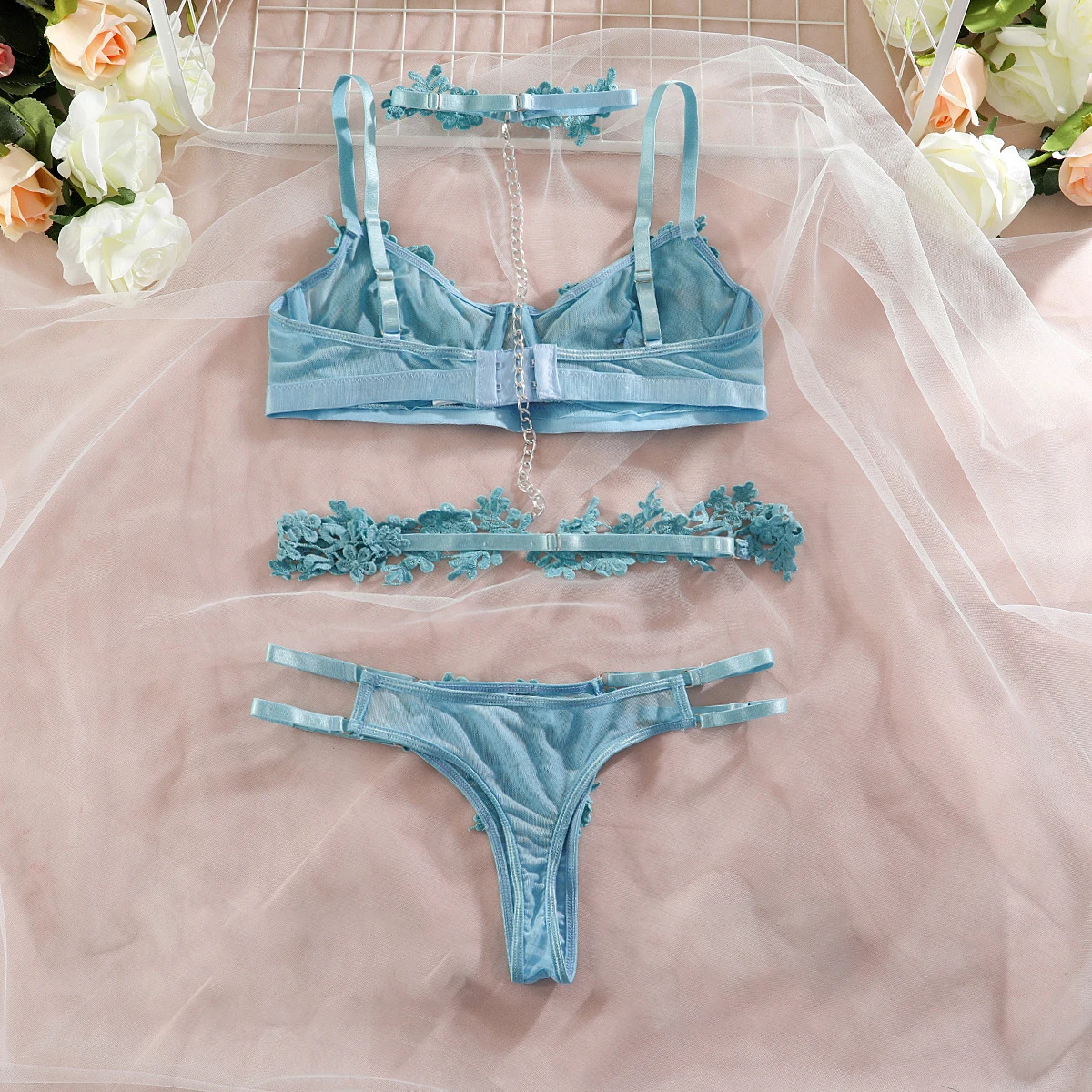 Femmes Sexy chaîne Lingeries sous-vêtements usine en gros broderie érotique bleu clair maille femmes jarretières Lingerie_voghion.com