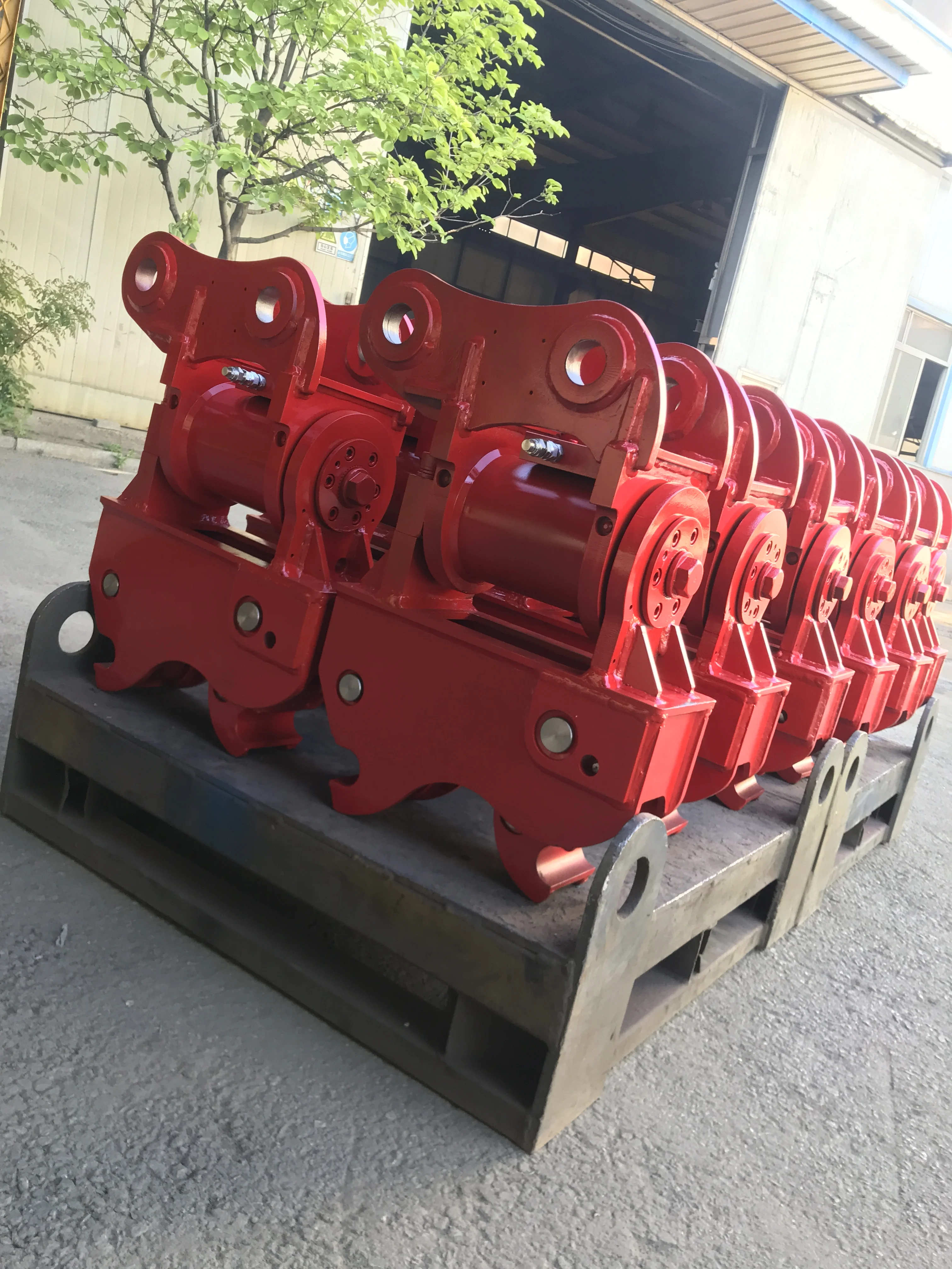 Quick Hitch Mini Excavator Attachments Tilting Quick Hitch Coupler 1.7-8 Ton Powertilt