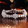 Pulsera de oro blanco de 18 quilates con diamantes moissanita.