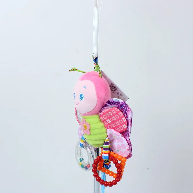 
H026A погремушка в виде розовой бабочки со свистком для прорезывания зубов подвесная кровать для автомобиля 
