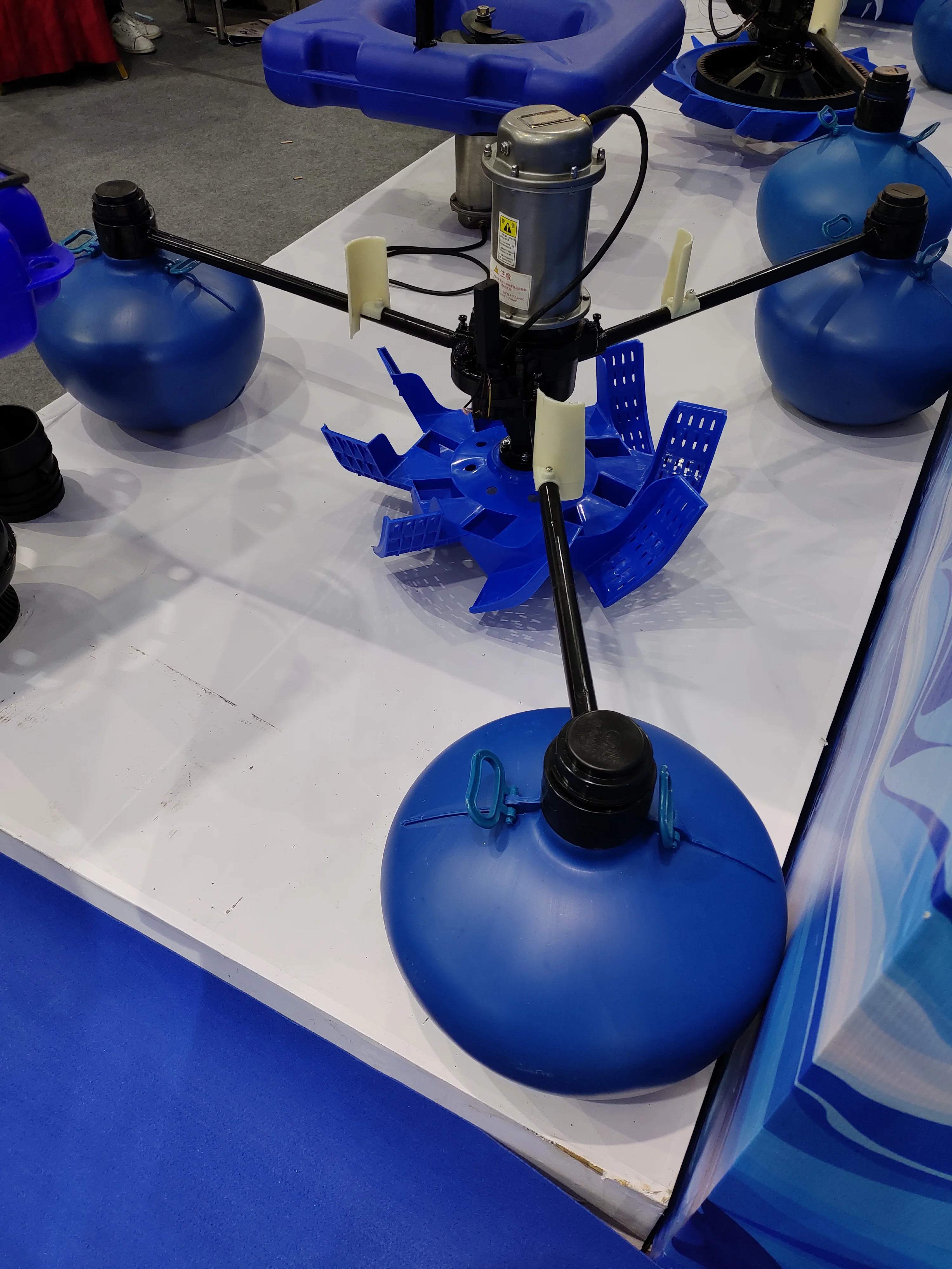 
 Инверторный аэратор DC для рыбного/креветочного фермерского пруда  