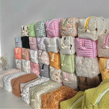 Hot Sale Customized Logo Teddy Makeup Cosmetics Bag Travel Organizer Pouch for Women