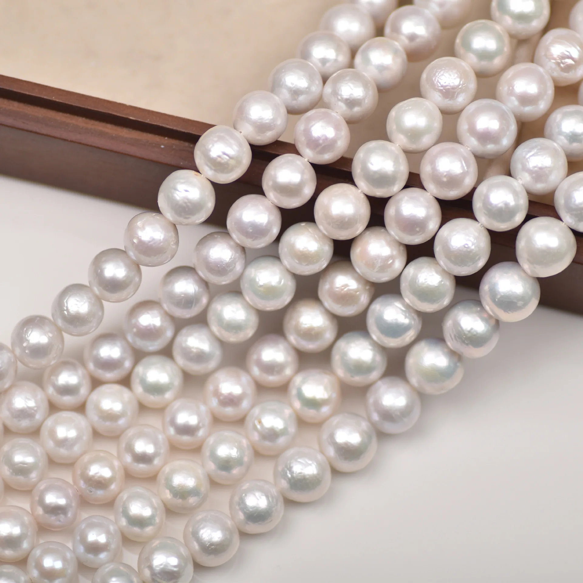 Wholesale China Cultured Natural Freshwater Pearls