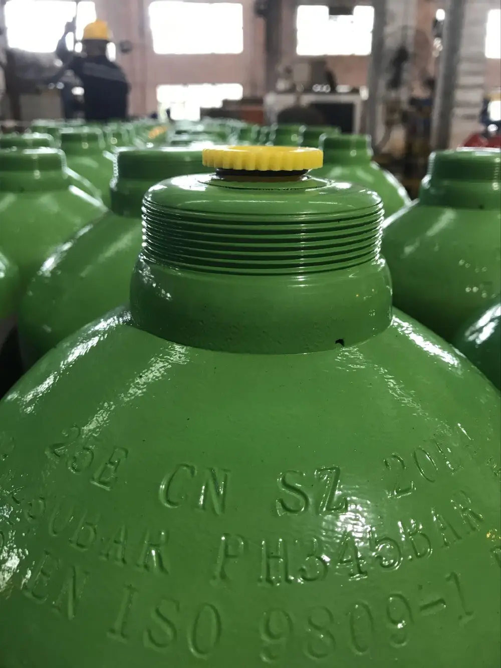 Co2 Cylinder Chinese Industrial Seamless Steel 8L Co2 Oxygen Gas Cylinder Price With Valve In Stock