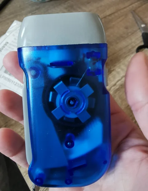 Torcia Dinamo 3 LED A Carica Manuale – Luce D'emergenza, Senza Batterie
