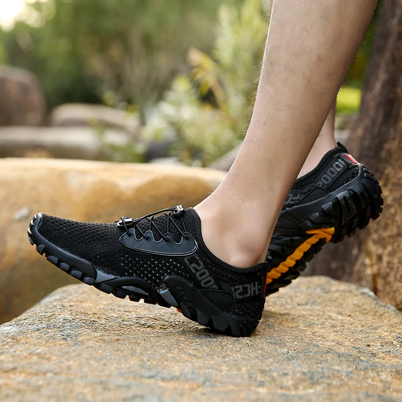 Slip On Upstream Shoes Men Quick Dry Aqua Shoes Breathable Hiking Wading Sneakers Beach Surfing Swimming Water Barefoot Shoes