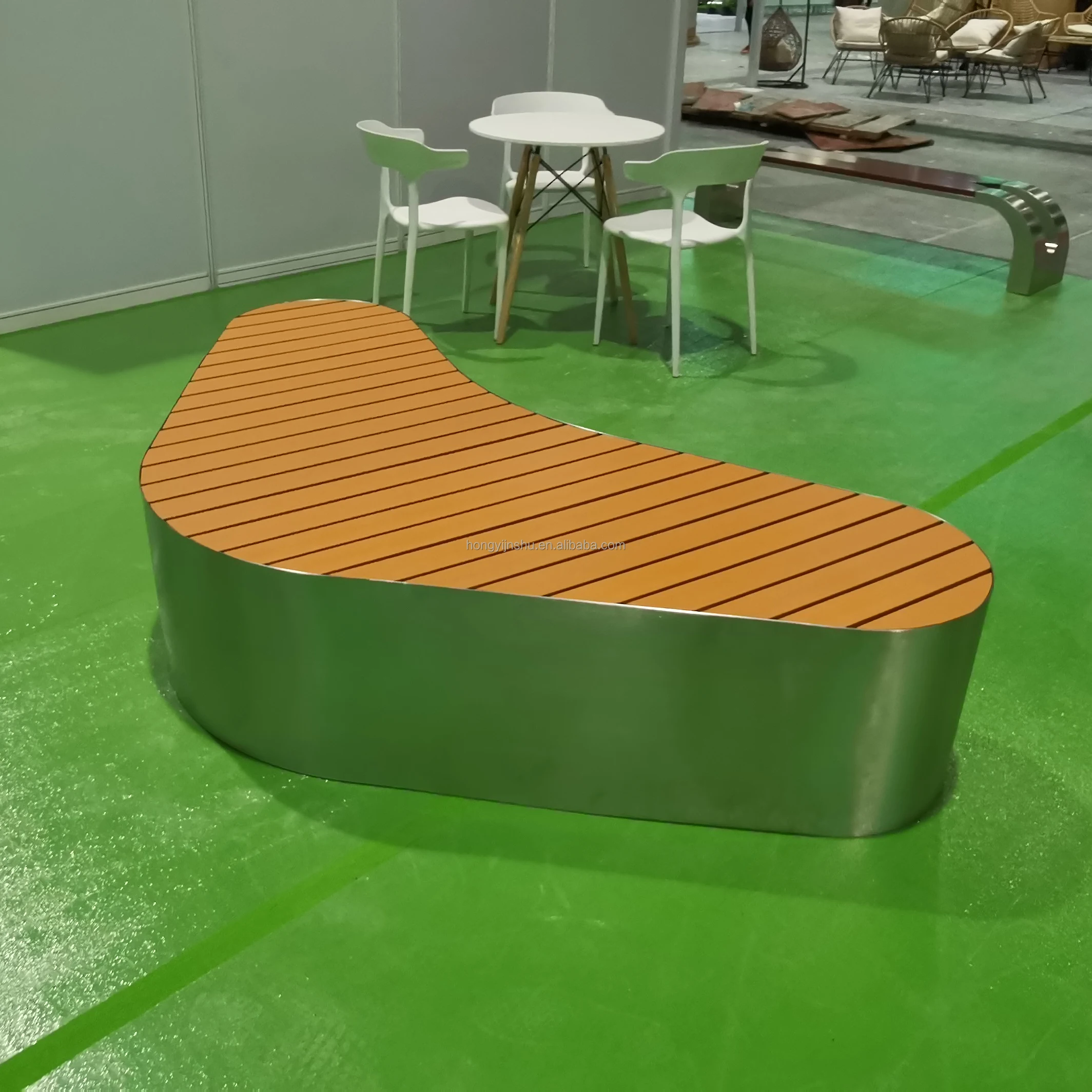 New Design Metal Waste Bin Outdoor Trash Bin Commercial Trash Can For