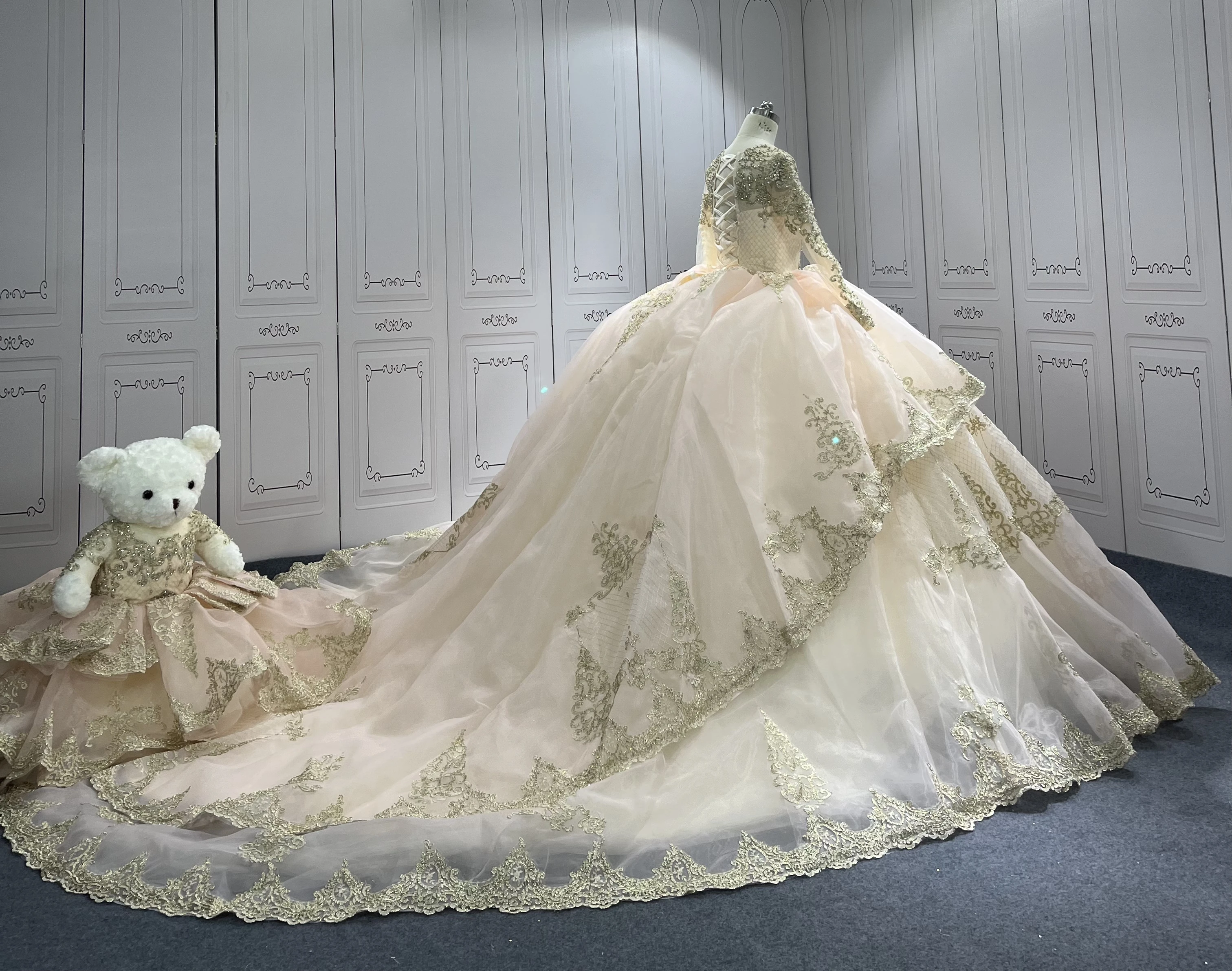 Mumuleo Fabulous Lace Ball Gown Champagne Quinceanera Dresses