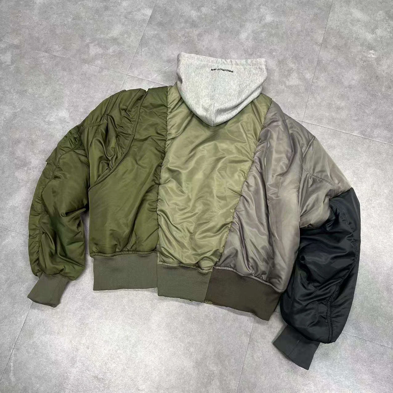Salati Manufacturer Custom Thick Cotton Nylon Polyester Zip up Cropped Hooded Varsity Baseball Bomber Jacket for Men gallery 3