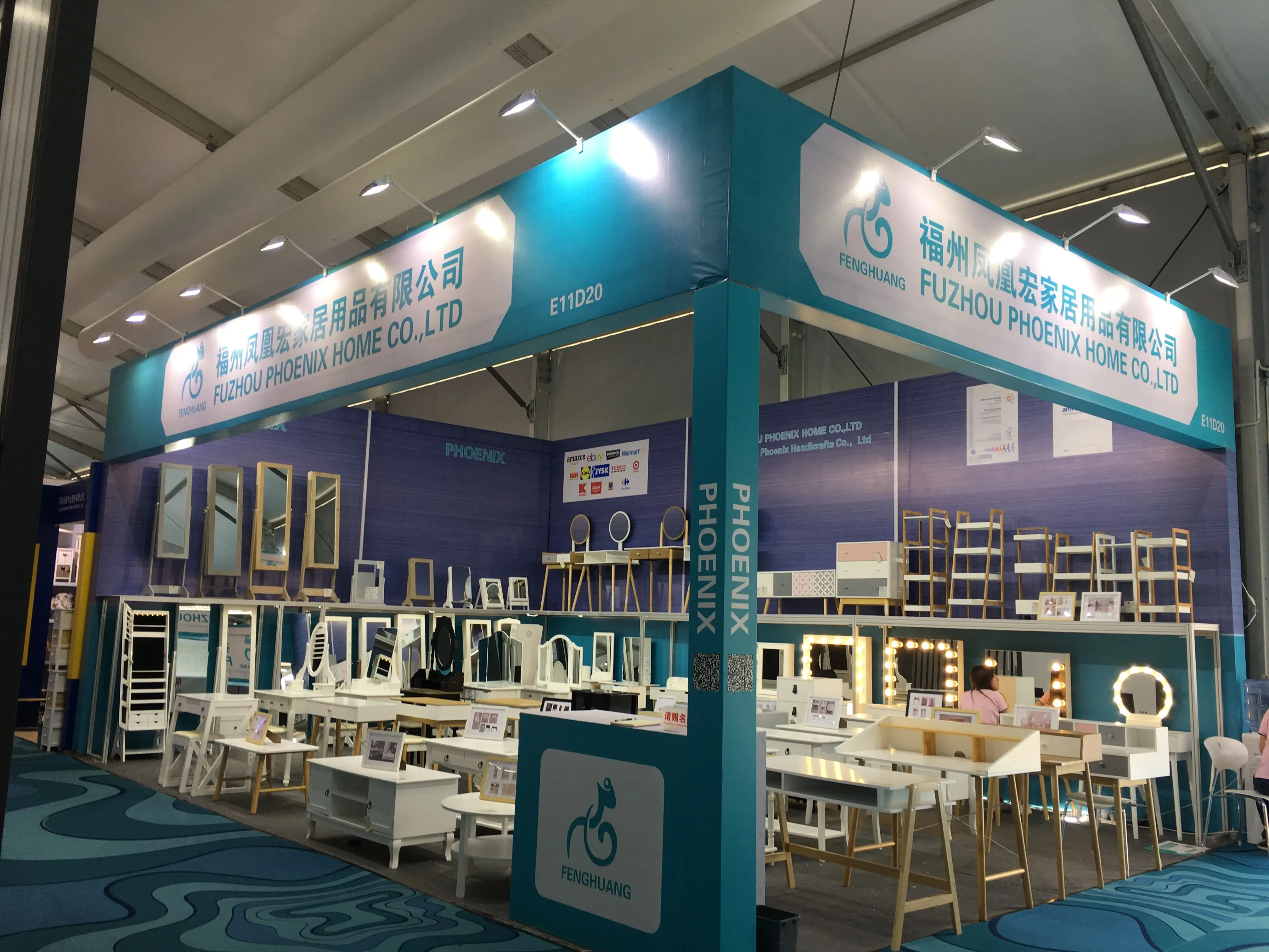 Трендовые вешалки для одежды деревянная