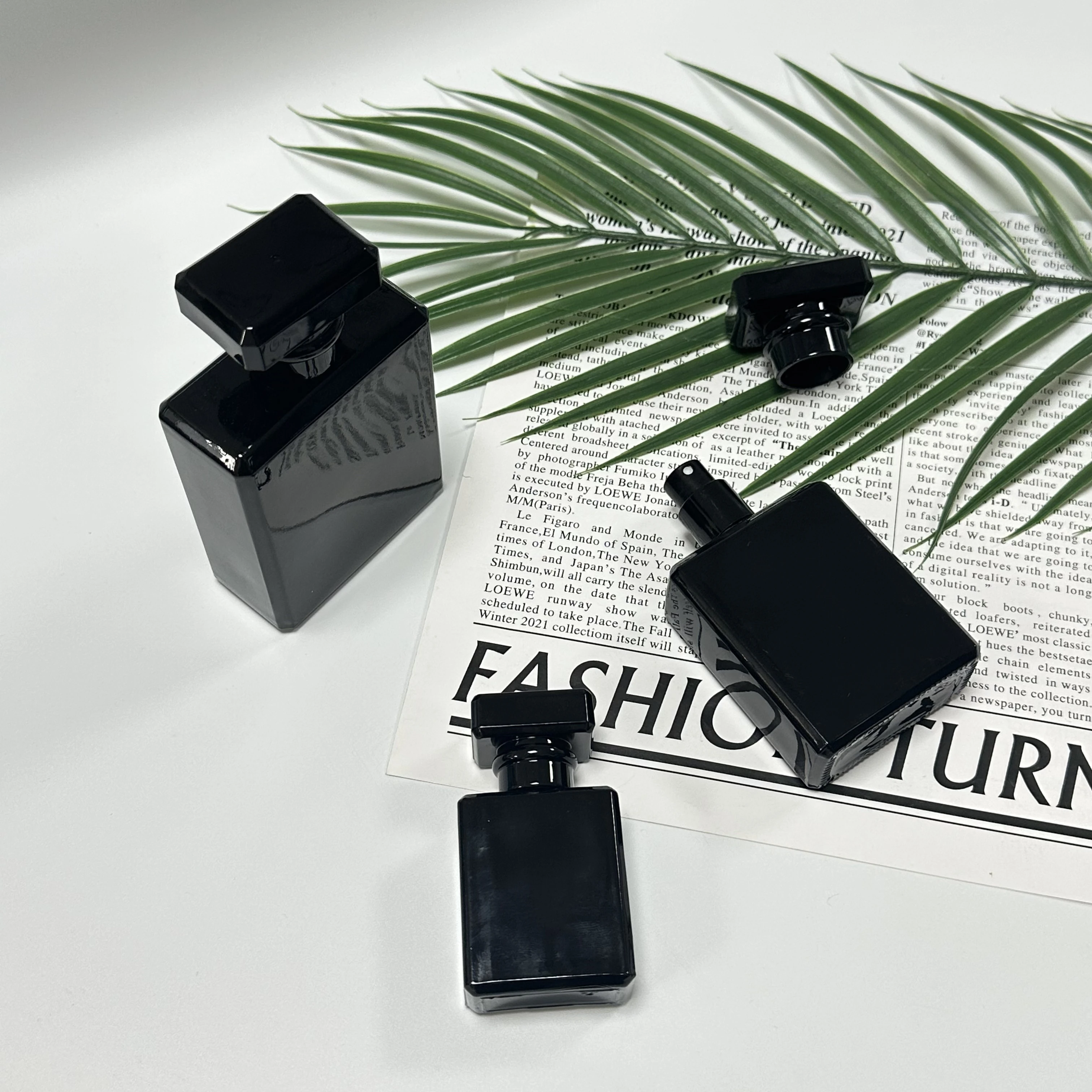 Factory Wholesale Custom Black Glass Perfume Bottle 30ml 50ml 100ml  Rectangular Square Cylinder with Black Cap
