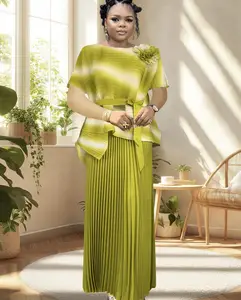 Solid-color Pleated Skirt Paired with a Slanted-edge Pleated Top and a Large-sized Miyake Pleated Ensemble in Stock