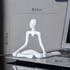 Figure abstraite b section blanche