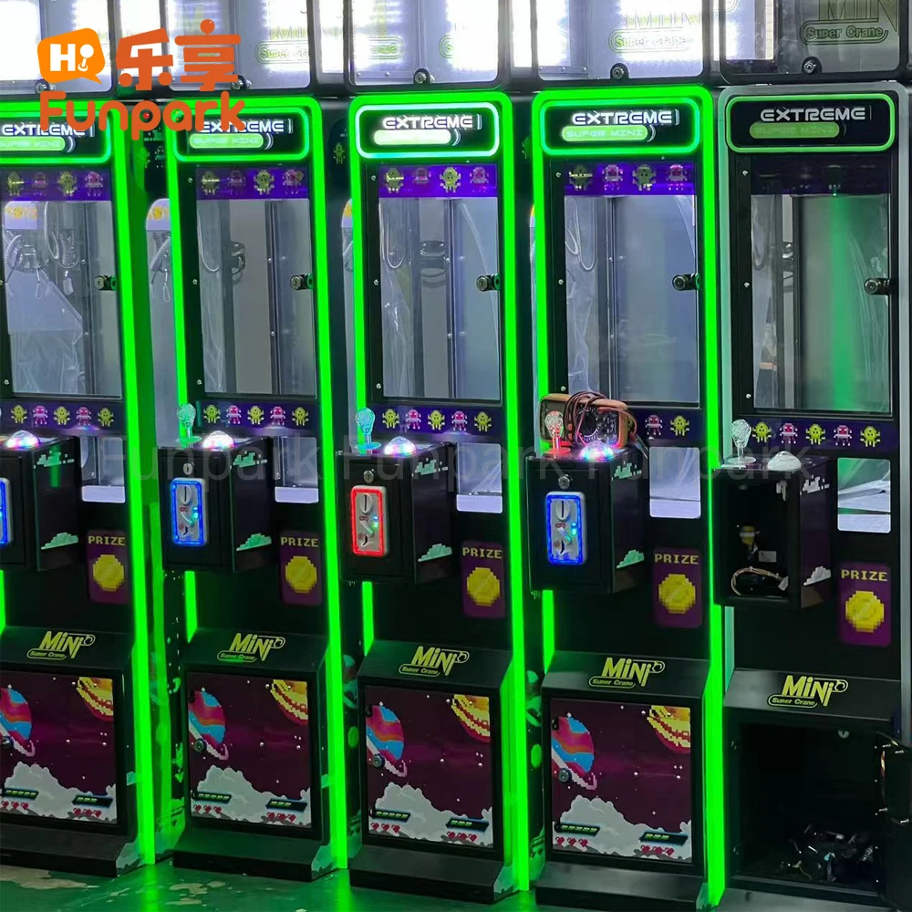 Funpark High Quality Claw Crane Machine Arcade Toys Mega Mini Claw Coin Operated Games Machine manufacture