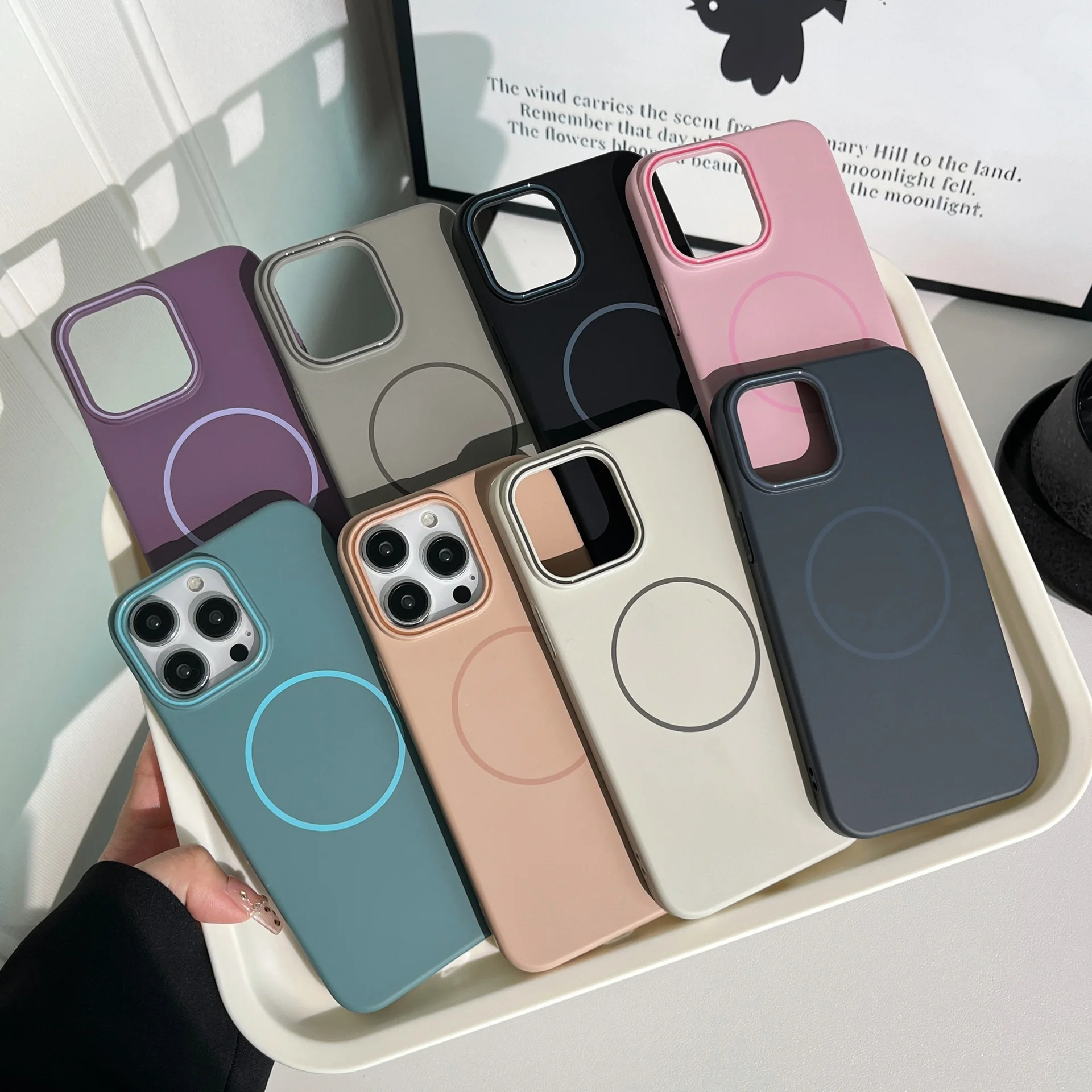 Laudtec High quality Silicone Case Pure Color Case Magnetic Cover with Shockproof  customized design for iPhone 17,White