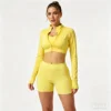 Jaune