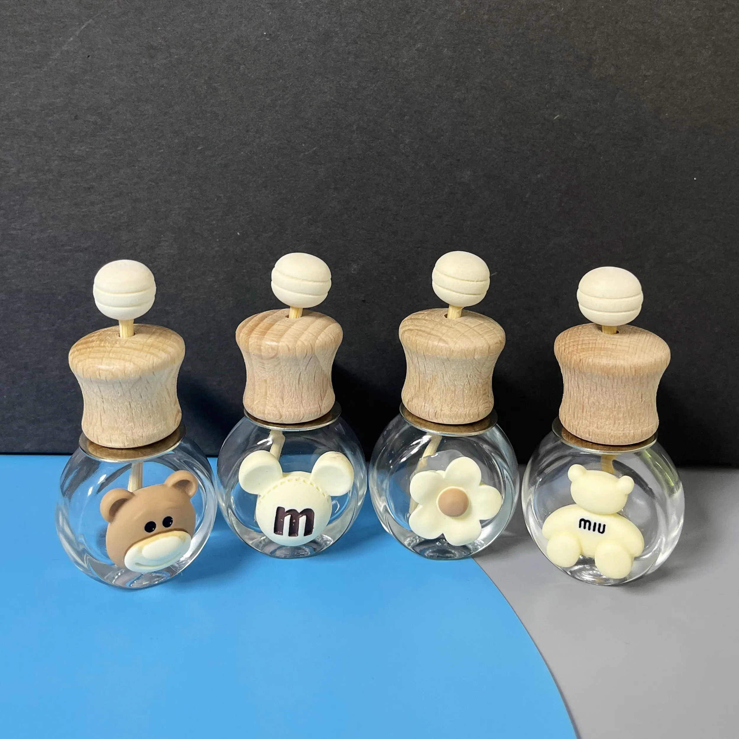 8ml  Square Glass Perfume Car Diffuser Bottle with Nature  Black Wooden Cap and Metal Clip