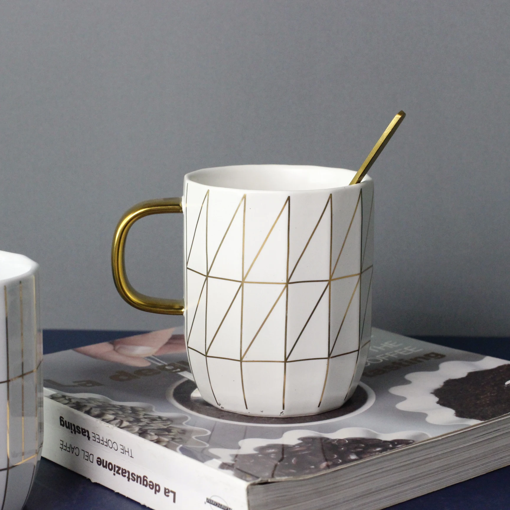 Nordic Luxury Gold Line Polygon Custom Ceramic Coffee Mug WIth Gold Handle Porcelain Cup With Spoon