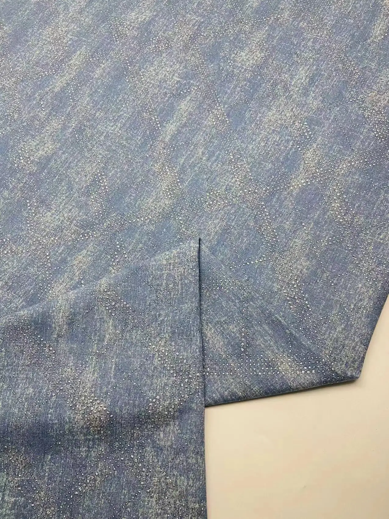 135 Gsm Soft Indigo Cotton Spandex Stretch Denim Fabric for Boys and Girls Free Samples Economically Priced for Lining Use