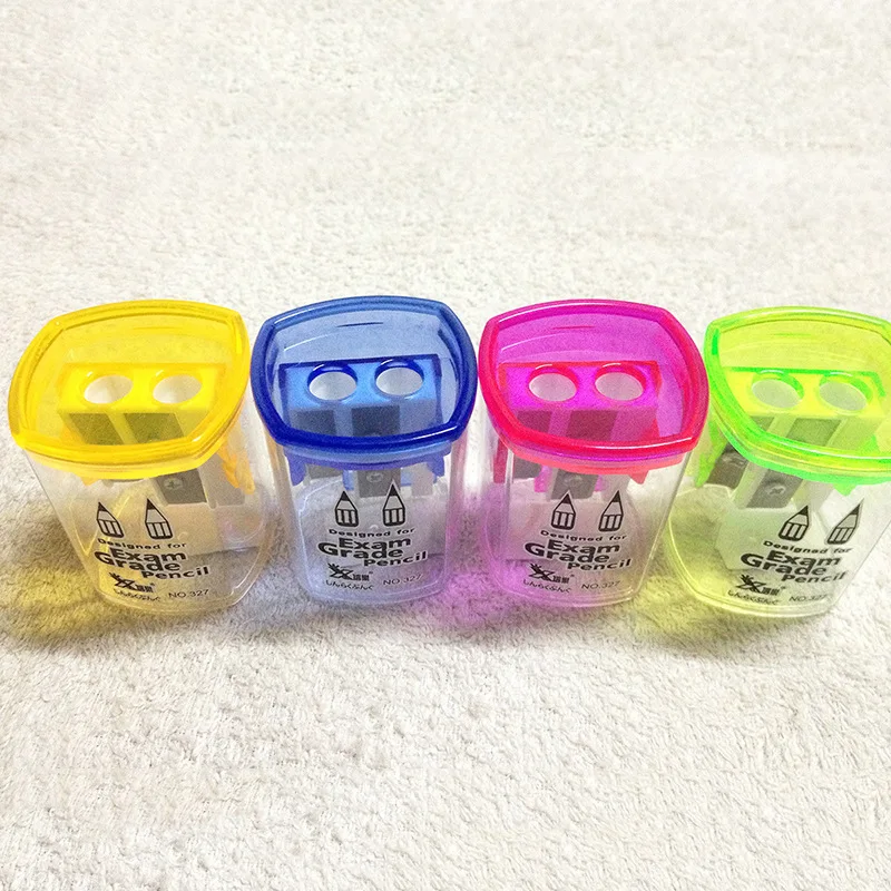 Производитель непосредственно для учеников начальной школы канцелярские принадлежности ручная точилка пластиковая прозрачная точилка для карандашей с двойным отверстием
