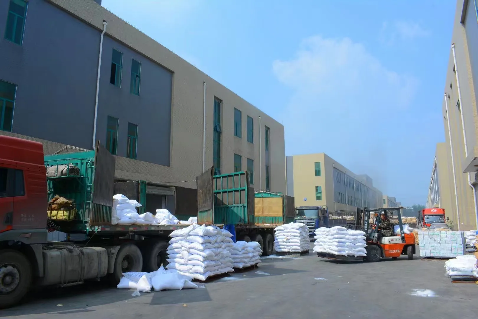 HPMC cellulose Good solubility In the industrial field it is used as a food additive stabilizer thickener etc