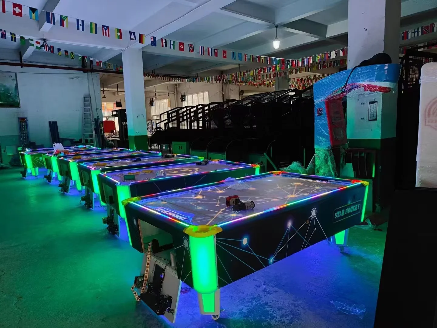 Funpark Hot Selling Coin Operated Game Machine Arcade Mesa De Hockey De Aire Coin Operated  Air Hockey Table Gaming Machine supplier