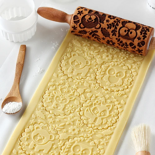 3D Pattern Wooden Rolling Pin Christmas Wooden Pine Cone and Needle Leaf Printing Carving Rolling Pin Embossed Cookie Stick