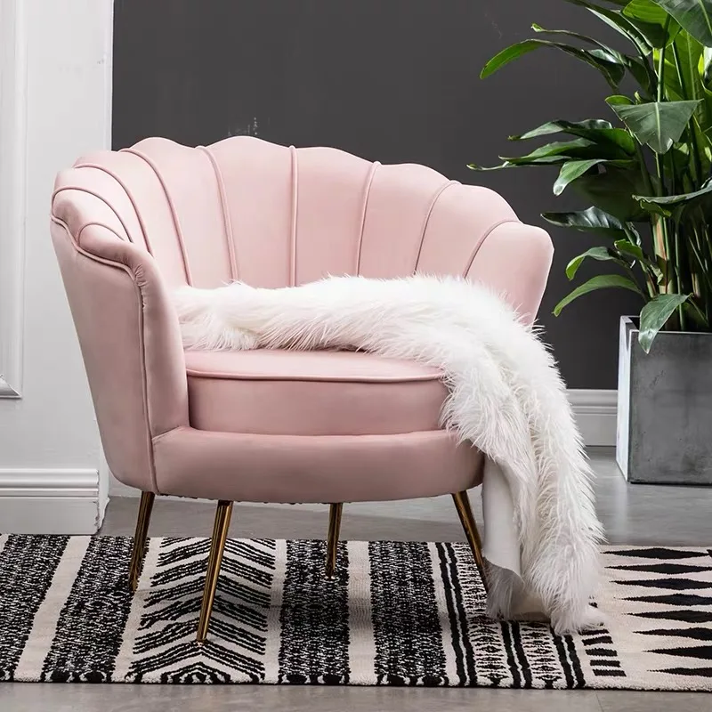 Gold Wood Legs Velvet Upholstered Modern Design Flower Shaped Leisure Accent Chair for Apartment and Hotel Living Rooms