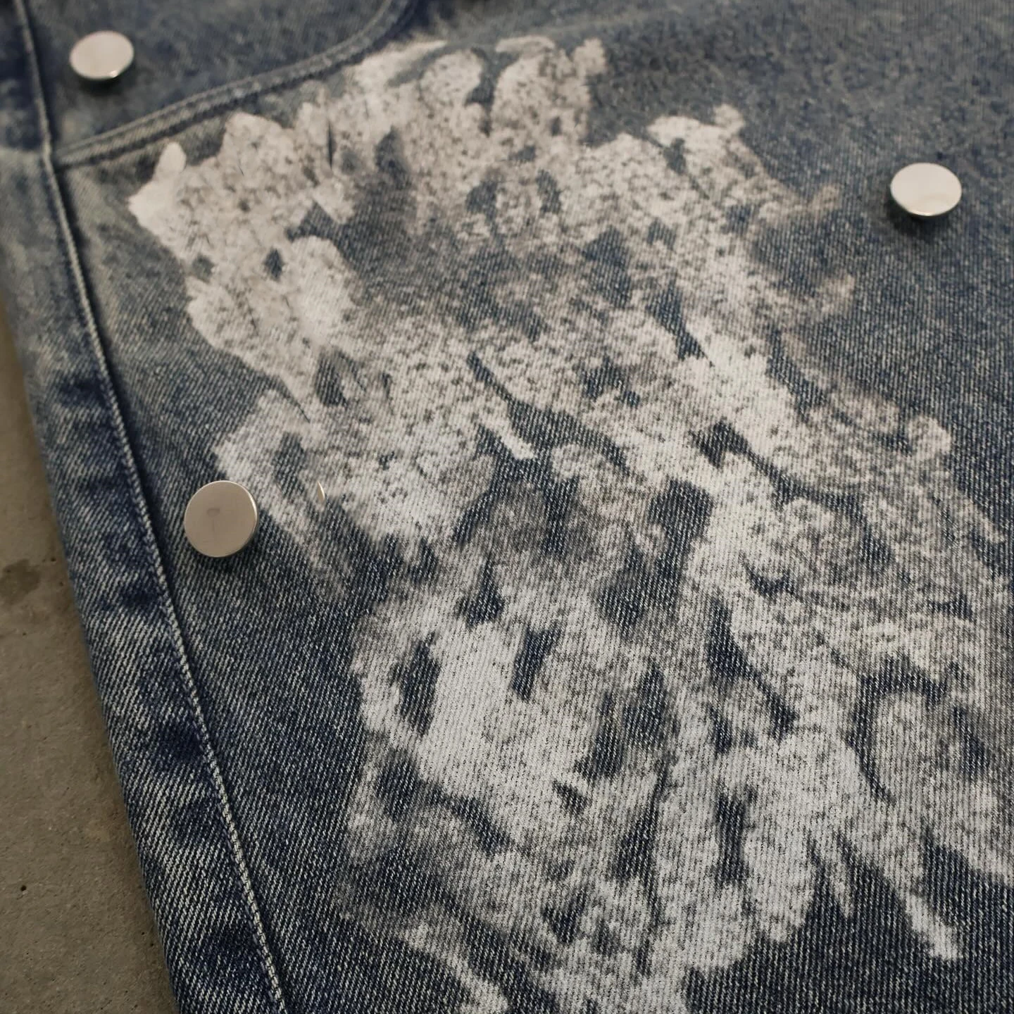 Denim Manufacturer Custom Double Waist Knees Diamonds Rhinestone Baggy Cargo Jeans Denim Shorts Men's Jorts details