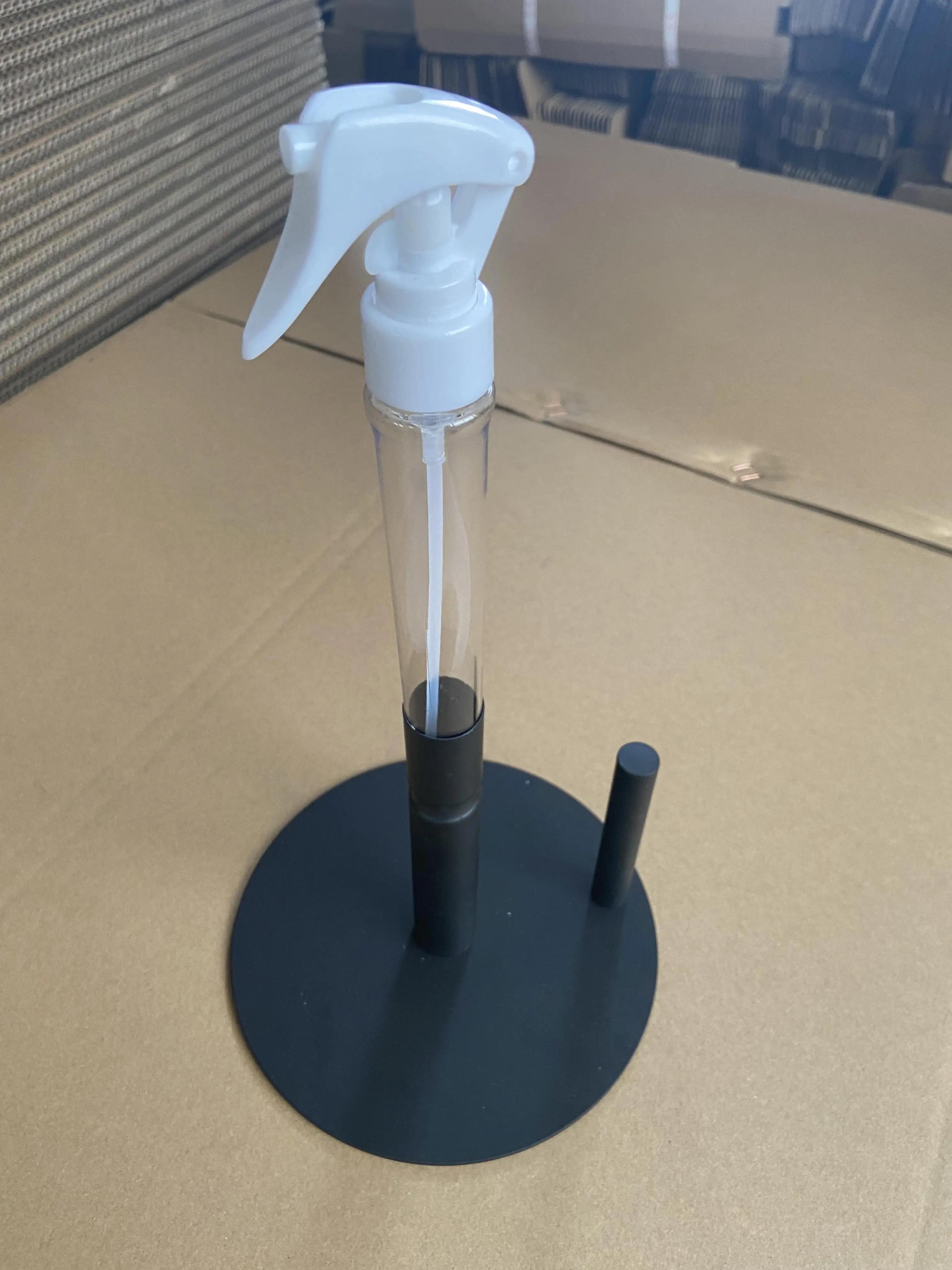 Ds1884 Paper Towel With Spray Bottle Holder Paper Towel Holder With