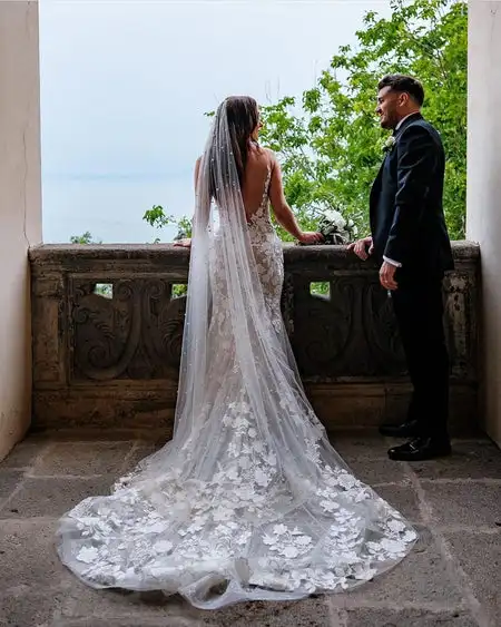 Custom Made Plus Size/Color Floral Lace Wedding Dresses With V-neckline Vestido De Boda Luxury Bridal Gowns
