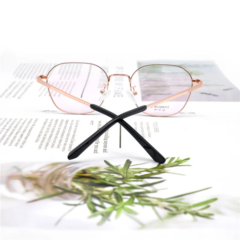 2024 Latest Design Popular Full Frame Titanium Eyeglasses Good Quality Optical Frames for Men Women Classic Style Circle Style