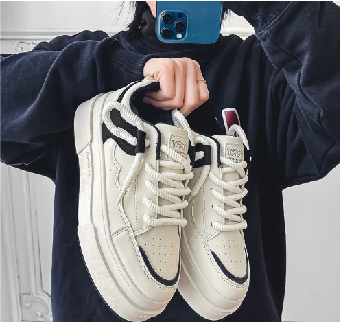 2024 New Men's Shoes Thick Sole Small White Shoes Men's Fashion Casual Sports Board Shoes