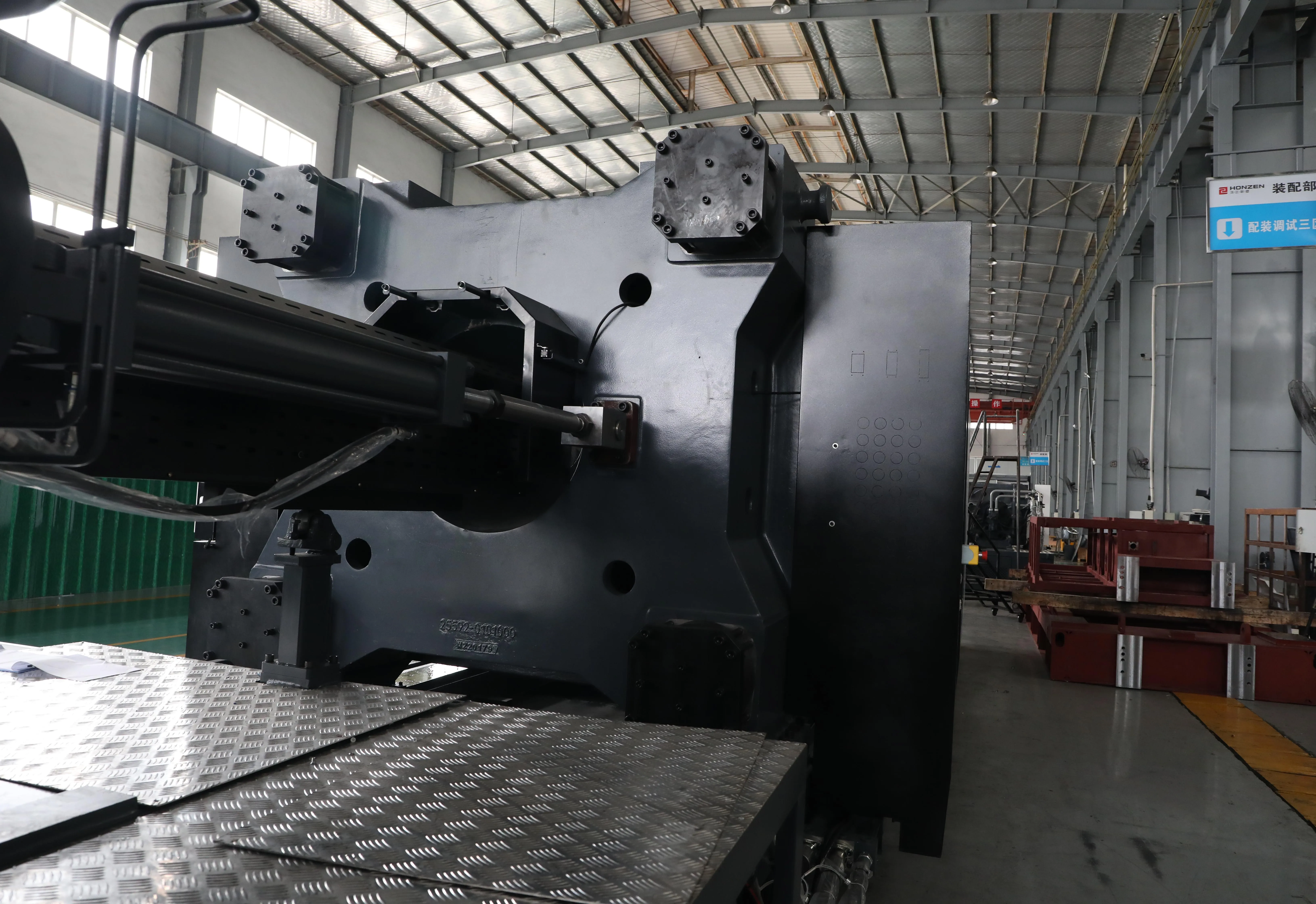 Highshine Plastic Garbage Container Injection Molding Machine for Trash Can Proportional Valve for Back Pressure