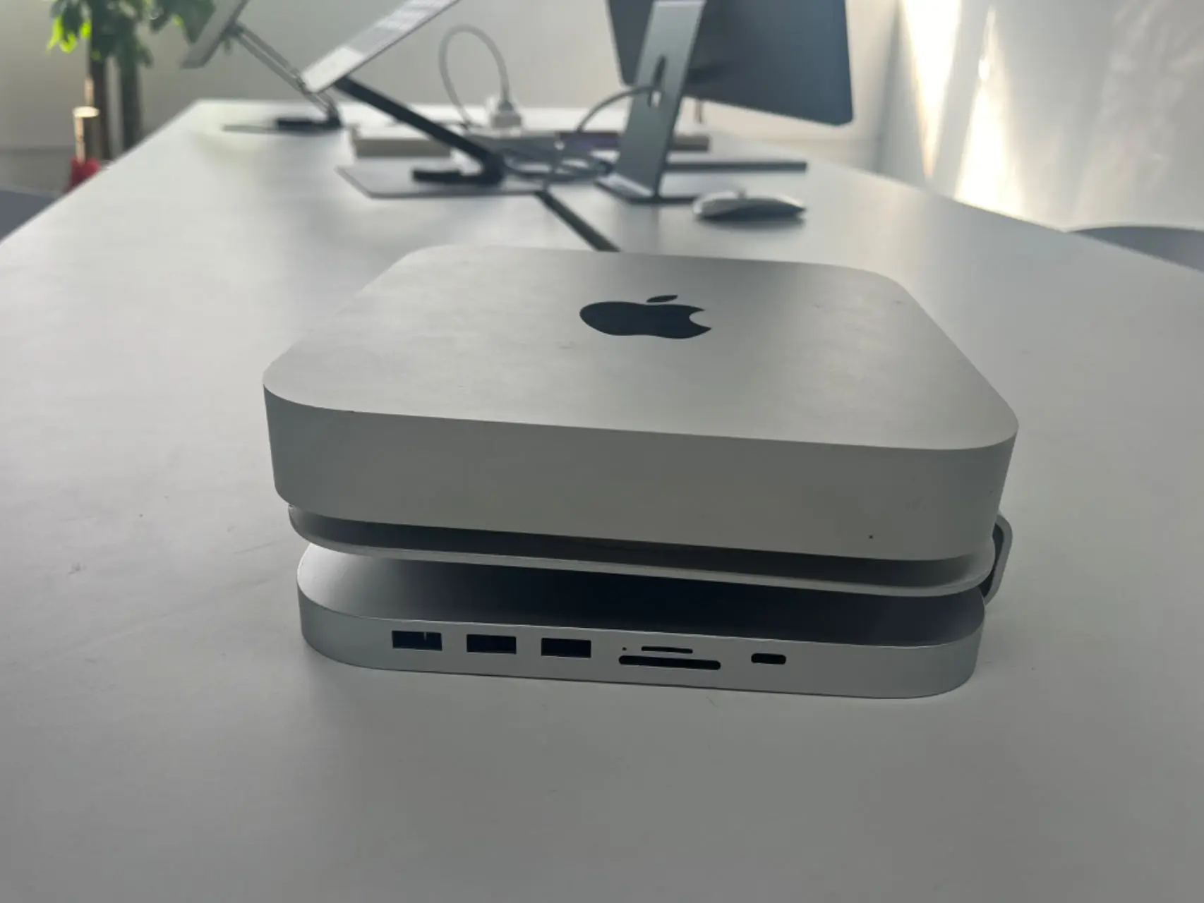 2024 MC50MH Mac Mini Hub - M.2 SSD Enclosure & 10gbps HDMI