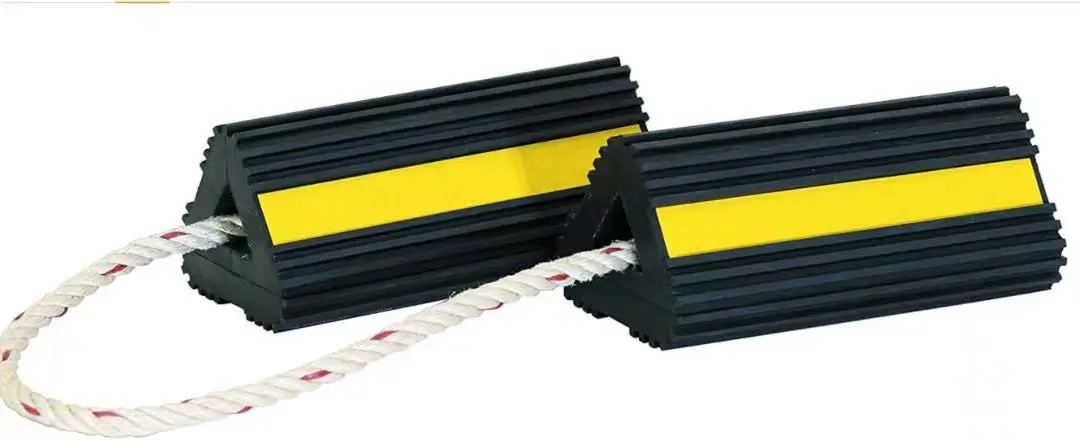 Heavy-Duty Aircraft Rubber Wheel Chock Durable Ploy Rope for Aircraft Truck RV Travel Trailer Helicopter for Car Parking Lot manufacture