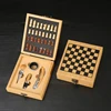 Ensemble de 4 pièces : bouchon à vin, boîte d'échecs en bambou et bois.