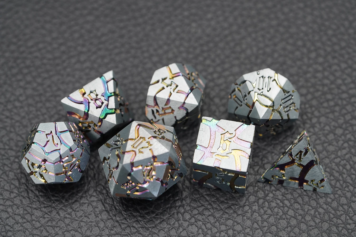 New Design 7pcs Crack Metal Gradient Colorful Polyhedral Dice Set DND Games Usage factory