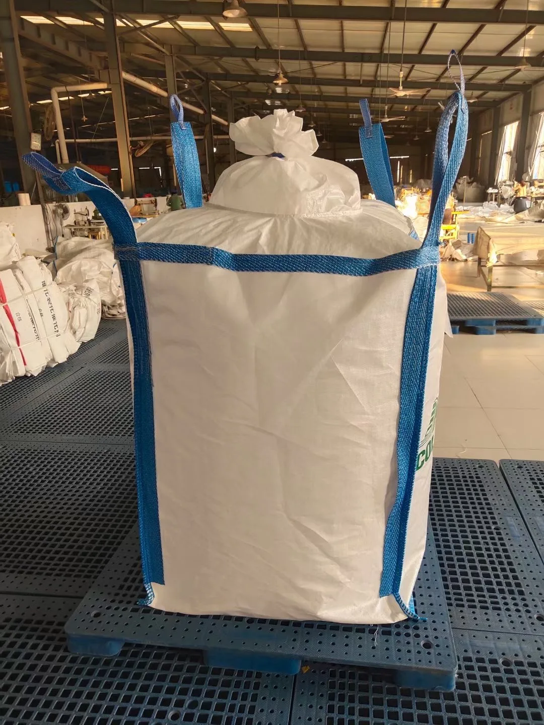 Chemical Fertilizer Urea Jambo Bag Stock Pile Jumbo-bag in Warehouse