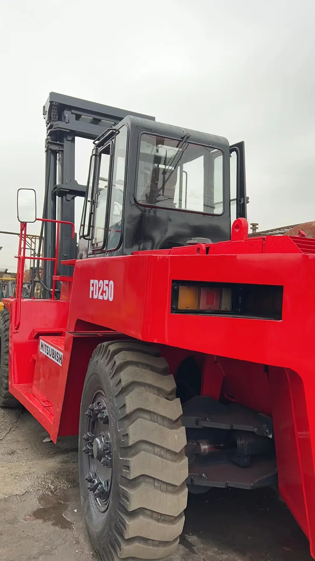 Used Made In Japan Mitsubishi Fd250 Diesel 25 Tons Second Hand Forklift ...
