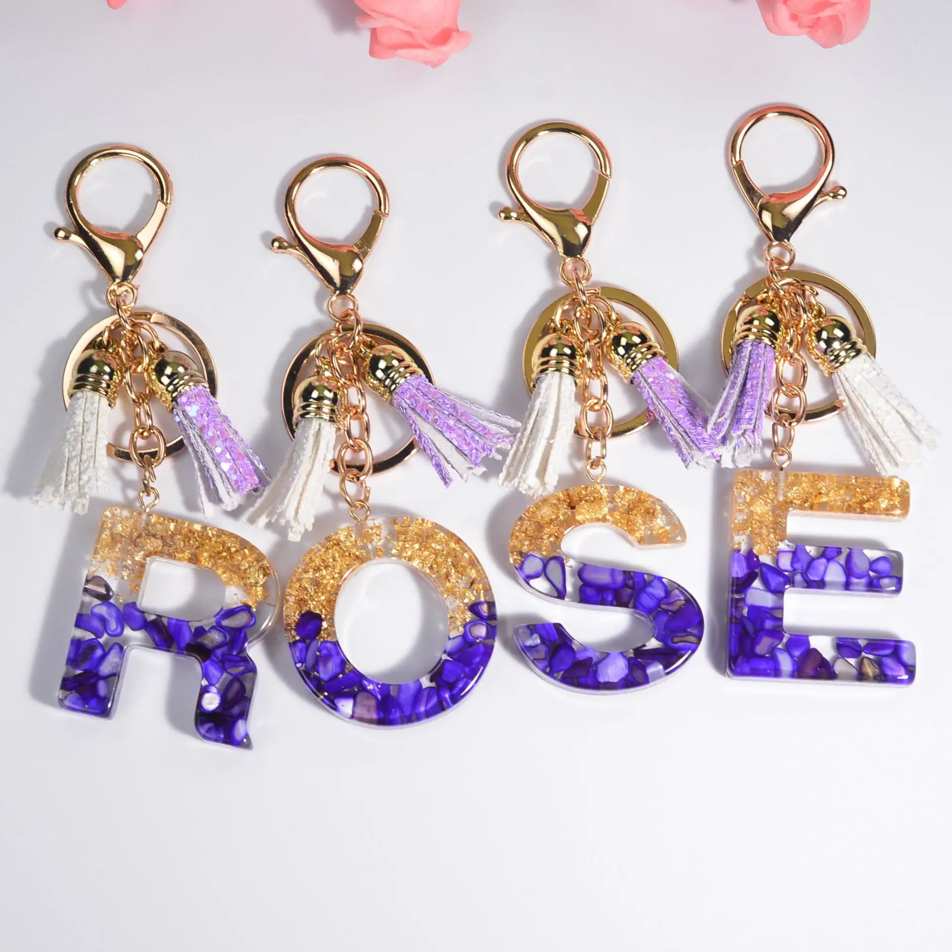 Porte-clés Lettre Initiale En Résine Violet Avec Papillon Et Pompon - Accessoire Sac, Sac à Dos, Cadeau Fille/femme