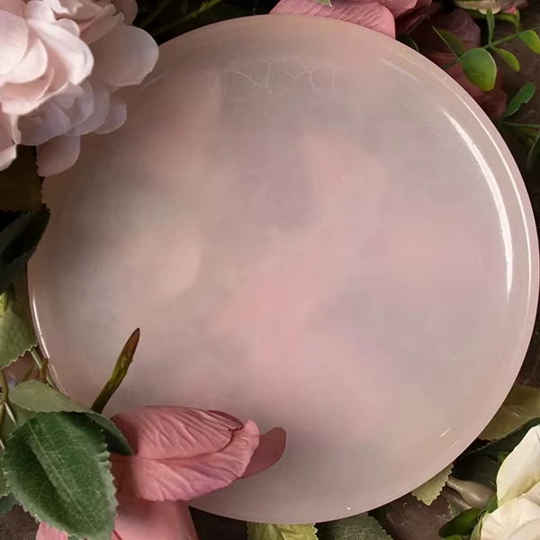 Leicht luxuriöses, natürliches rosa Marmor-Tablett im modernen europäischen Design für Aromatherapie im Badezimmer und Wohnzimmer – dekorative Tischdekoration