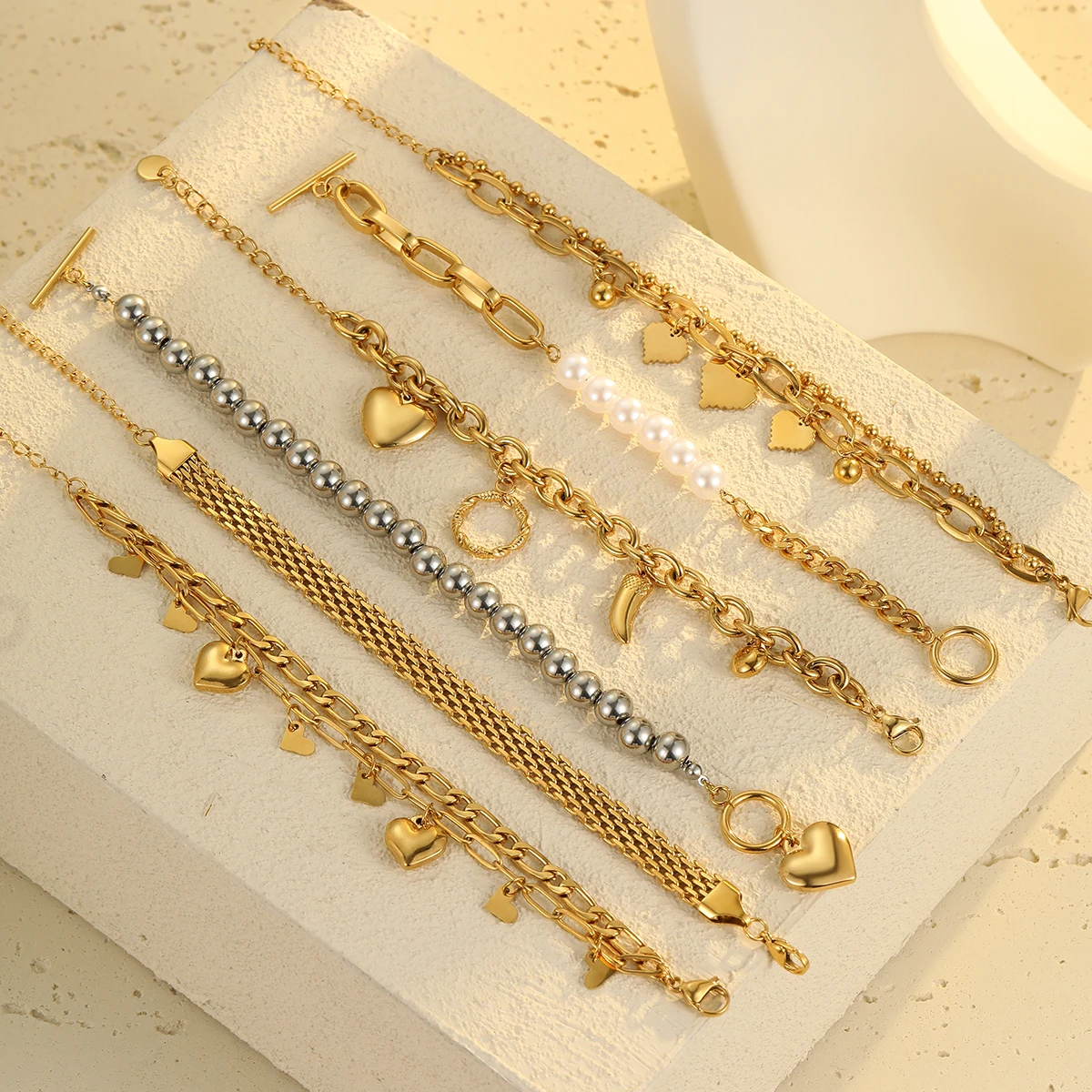 2025 New Arrived 18K Gold Plated Bracelet with Heart Charms
