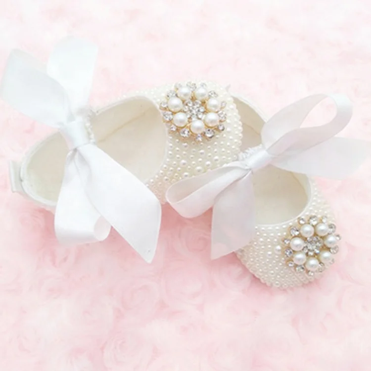 
Ботинки для крещения на мягкой подошве для маленьких девочек, обувь для принцесс с цветами и повязкой на голову для новорожденных и младенцев 