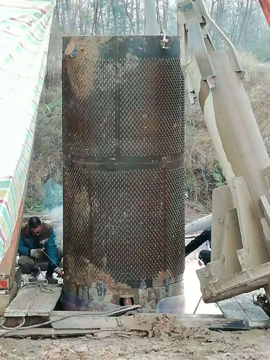 product-228-305 304 stainless steel continuous machine slotted wire wound Water well bore Screen